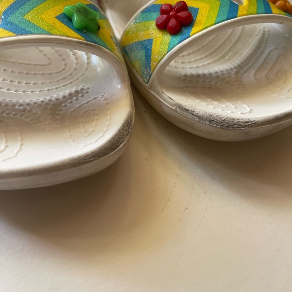 RARE Limited edition crocs vibes festival charm slides white multicolor Sz 8 - Picture 5 of 12